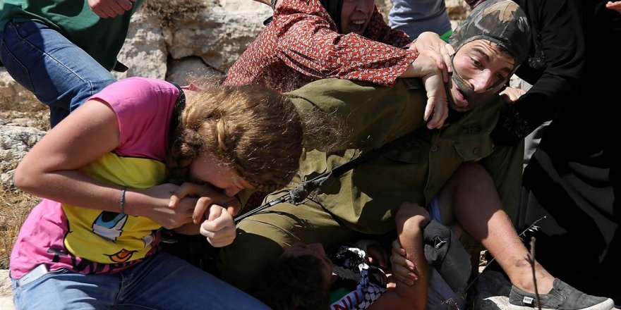 İsrail askerine kafa tutan Filistinli Ahed et-Temimi, gözaltında