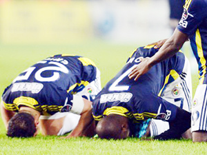 Moussa Sow ve Emre'den şükür secdesi!