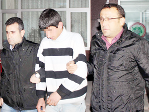 Yan baktın kavgasında bıçaklandı