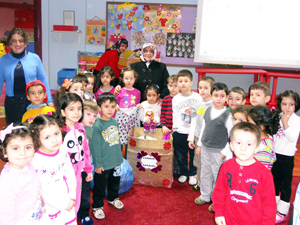 Melikşahlı miniklerden Suriyeli mültecilere yardım eli uzandı