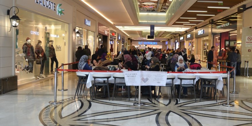 Örgüseverler Kentplaza AVM’de buluştu