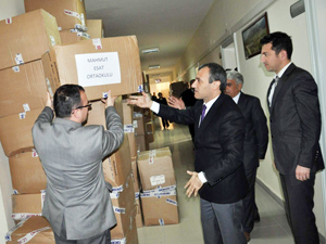 2 bin 42 öğrenciye giysi yardımı