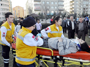 Yaralıyı arkadaşları teselli etti