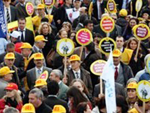 Memurlardan genel grev uyarısı