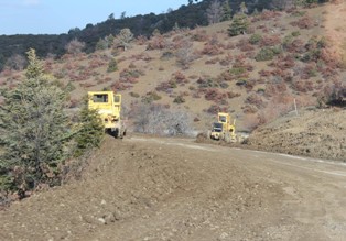 Yaka Manastır yolu iyileştiriliyor