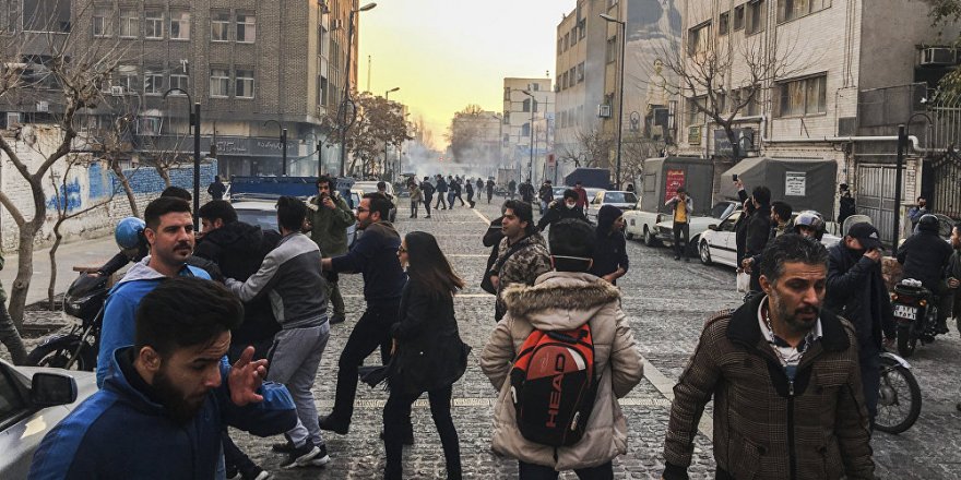 İran'daki gösterilerde ölenlerin sayısı 20'ye ulaştı