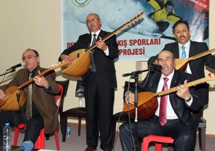 Konyalı aşıklar, 28 Şubat'ı taşladı