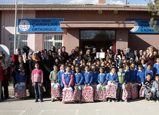 Dilek askıda projesi yüz güldürüyor
