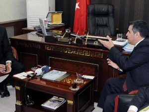 CHP'li Umut Oran'a Diyarbakır'da tepki