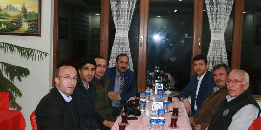 AK Parti Kulu İlçe Teşkilatı çalışan gazetecilerle bir araya geldi