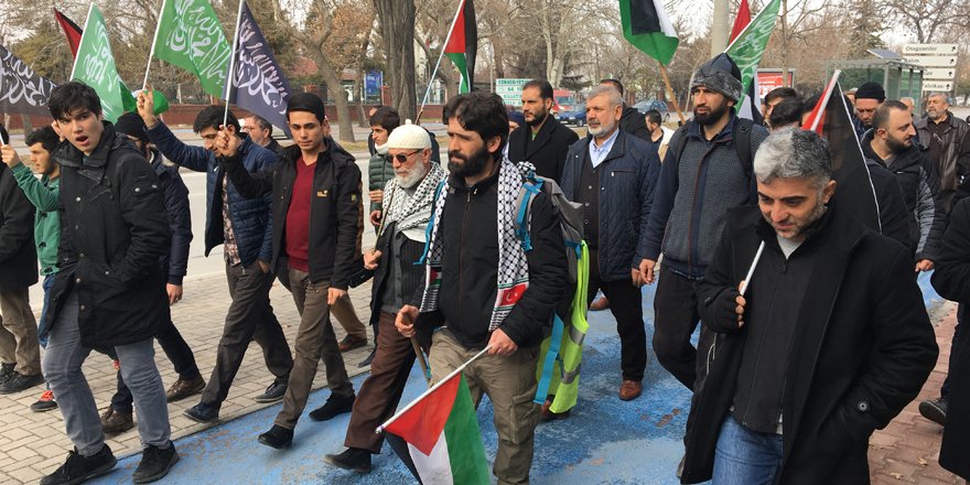 ABD'nin Kudüs kararına tepki için yürüyor