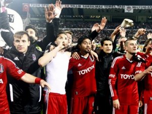 Beşiktaş'ta büyük zafere özel tişört