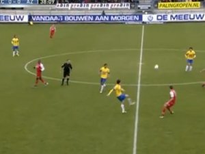 Hollanda liginde hakem asist yaptı!
