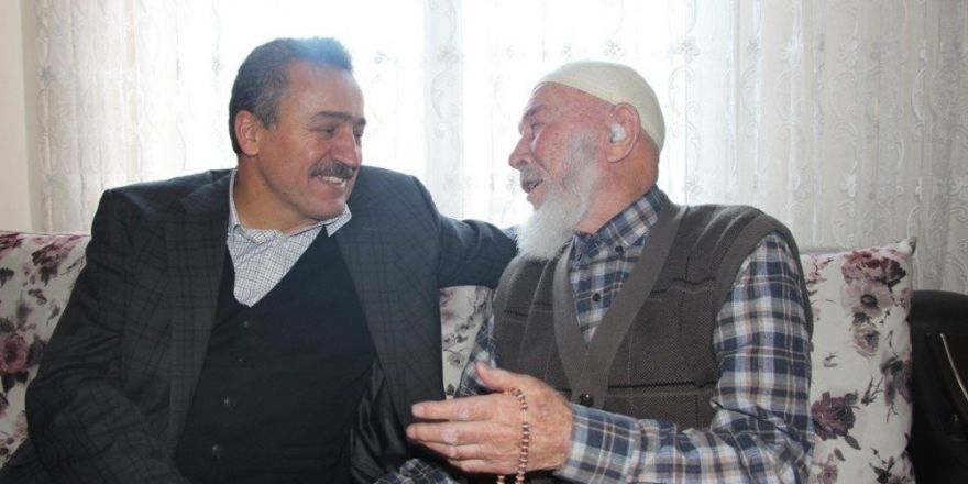 Başkan Tutal’dan 95 yaşındaki Hasan dedeye ziyaret