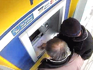 Yardım bahanesiyle dolandırdı