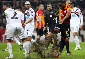 Drogba zemine isyan etti