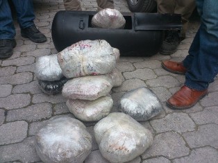 Lpg tankındaki uyuşturucuyu "Ares" buldu