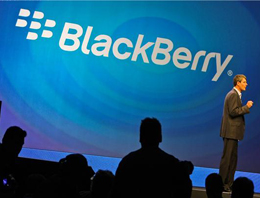 BlackBerry çift ekranlı akıllı telefon mu üretecek?