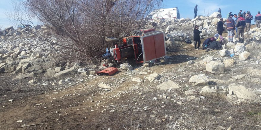 Ilgın'da traktör devrildi: 3 yaralı