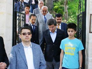 Davutoğlu baba ocağında