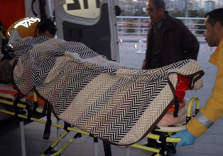 Başı döndü 4. kattan aşağı düştü