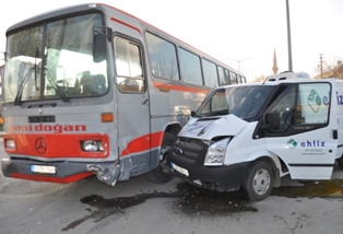 Karaman'da trafik kazası: 4 yaralı