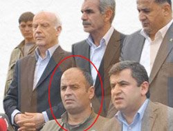 Kamu görevlileri o PKK’lının elini sıkmadı