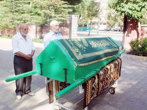 Bir kimsesiz böyle uğurlandı