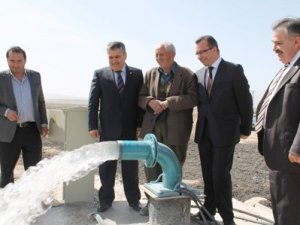 Emekli öğretmen suya kavuştu