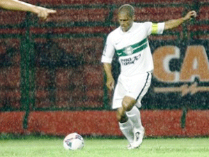 Alex’ten 90’a 25 m’den frikik golü!