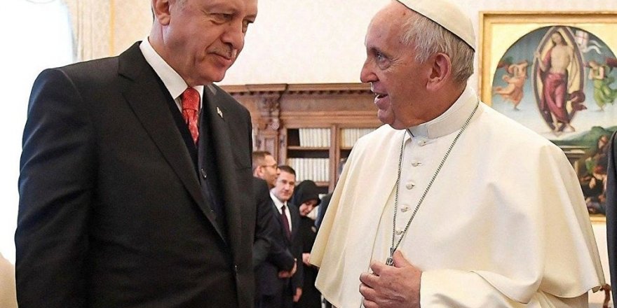 CHP'li Pekşen: Erdoğan, Papa ile görüşmek için Vatikan'a bağış yaptı