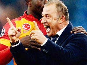 Terim’e ağır eleştiri: Uçuşan salyalarıyla...