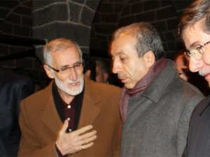 Bakanlar, sahabeler camiinde sabah namazında