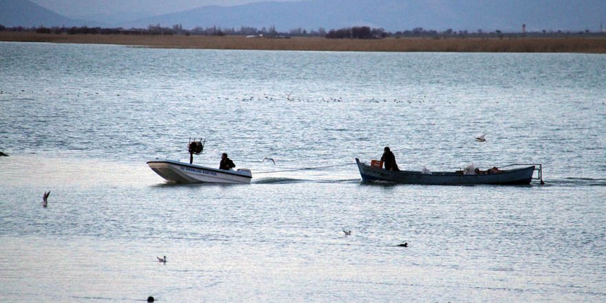 Beyşehir Gölü’nde yasa dışı avlanan 101 kişiye 187 bin lira ceza