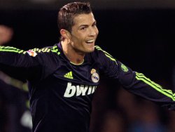 Ronaldo'dan Arda Turan'a davet