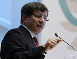 Ahmet Davutoğlu: Ya birlik oluruz ya da bizi lime lime ayırırlar