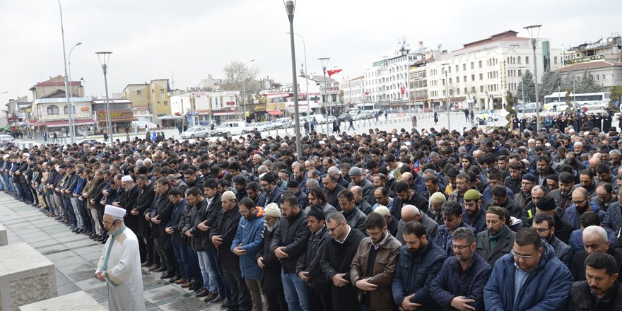 Osman Bağcı Hoca için gıyabi cenaze namazı