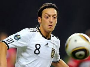 Mesut Özil: Galatasaray ile eşleşmek heyecan verici