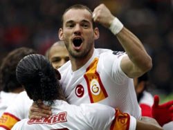 Aslan'dan Mourinho'ya selam!