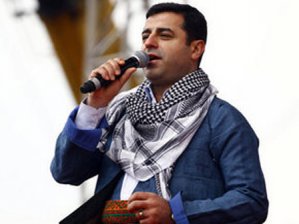 Demirtaş'tan Bahçeli'ye: Ankara'dan sallamak kolay