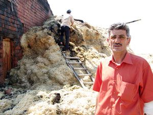 Bir taş parçası, ahırı ve samanlığı yaktı