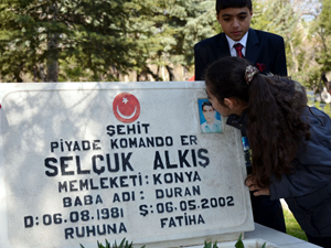 Davutoğlu'nun manevi kızı: Onu çok özlemişim