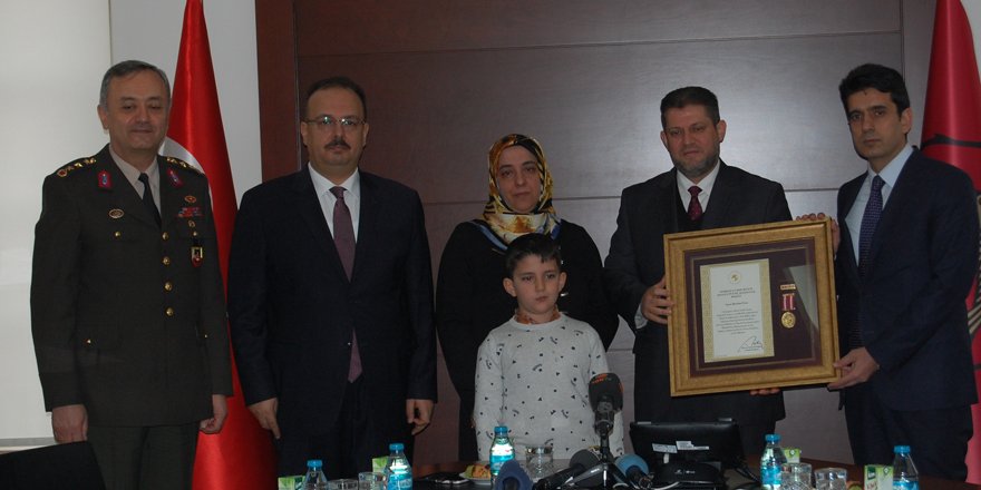 Konya’da şehit aileleri ve gazilere devlet övünç madalyaları verildi