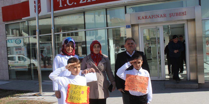 İlkokul öğrencileri Mehmetçik için kermes düzenledi