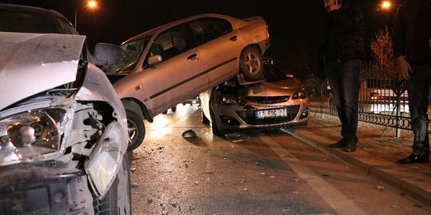 Konya’da 8 araç birbirine girdi: 2 yaralı