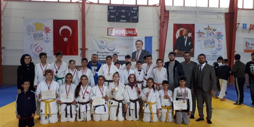 Konyalı judocular 15 madalya ile yarı finalde