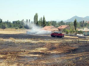 Otluk alanda çıkan yangın korkuttu