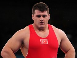 Rıza Kayaalp Avrupa Şampiyonu