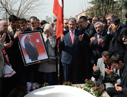 Muhsin Yazıcıoğlu mezarı başında anıldı