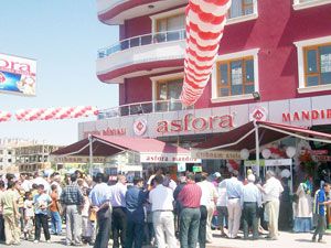 Çumralılar Asfora Mandıra market açıldı